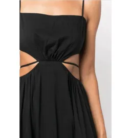Reformation True Cut Out Midi Dress Black Size UK 12 for rent on The Volte - image 3